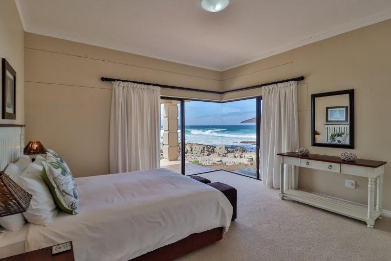 4 Bedroom Property for Sale in Jongensfontein Western Cape